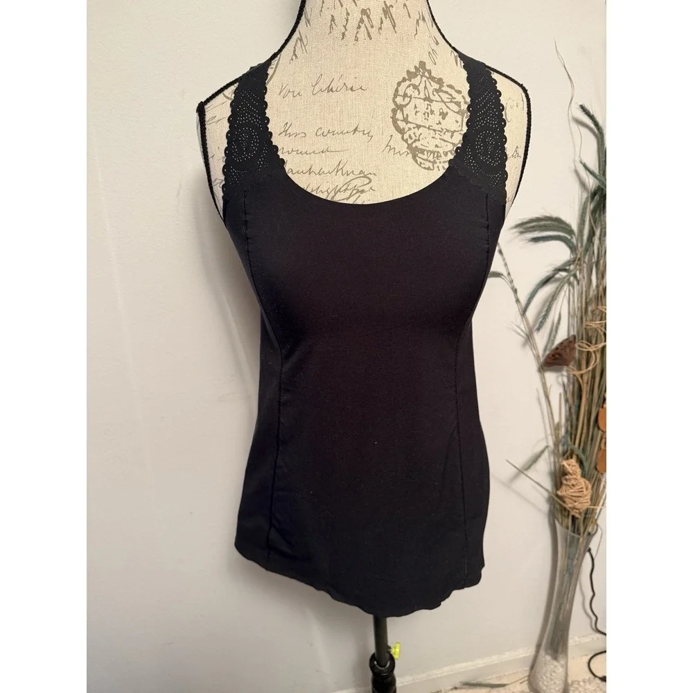 Lululemon Run a Marathon Singlet in Black Size‎ 6